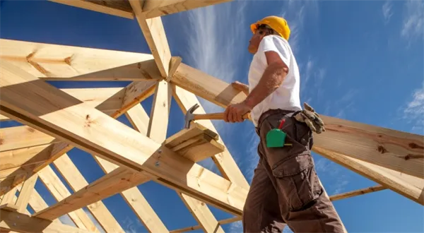 Obce budou stavět byty. Peníze jim dá stát, plánuje Bartoš