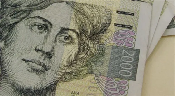 Důchody přijdou jindy. Výplatu posunou svátky i změna systému