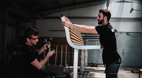 Na pražskou burzu jde výrobce městského mobiliáře. Koupíte nové akcie?