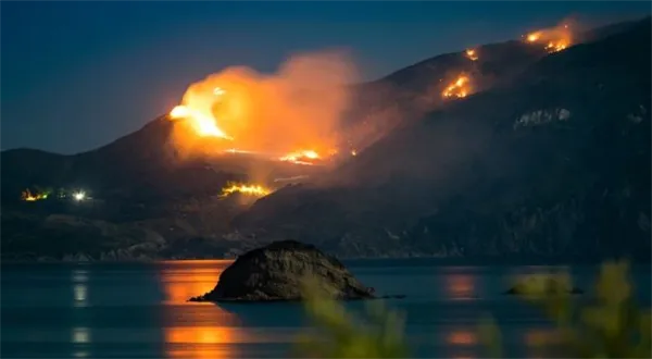 Dovolenou zkazil požár. Kdy máte nárok na vrácení peněz