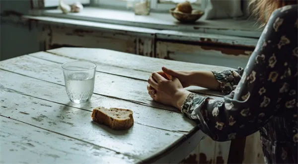 Stačí vám 111 Kč na den? Banka si vyzkoušela, jak žijí chudí Češi