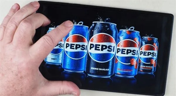 Pepsi v novém kabátě. Mění logo, končí s Max