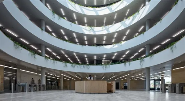 Banky vylepšují svá sídla. Podívejte se, jak vypadají a co chystají