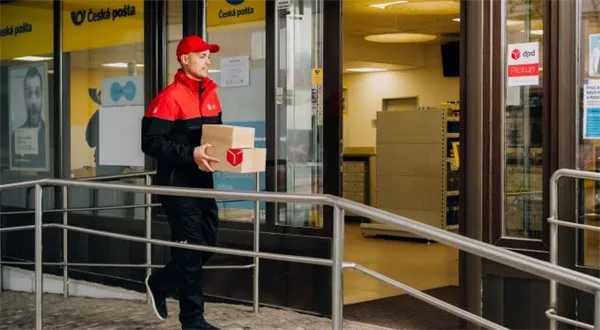 Pošta pustila konkurenci na pobočky. Poslouží i jako výdejní místa DPD