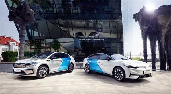 Operák místo vlastnictví. Jak se mění přístup Čechů k autům