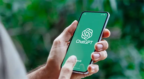 Do Česka dorazil levnější ChatGPT. Co umí a bude vám stačit?