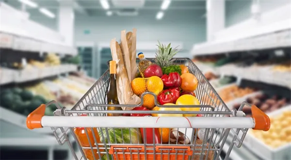 Prodejní doba obchodů 17. listopadu: Jak je otevřeno o prodlouženém víkendu