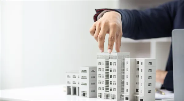 Mezi bezpečností a výnosem. Jak vybrat nemovitostní fond