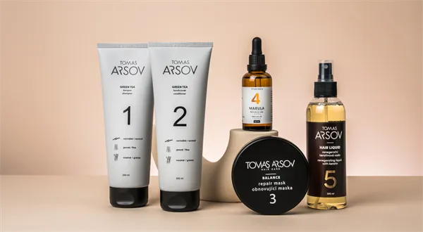 Z kadeřníka k milionovým obratům. Značka Tomáš Arsov roste i bez investorů