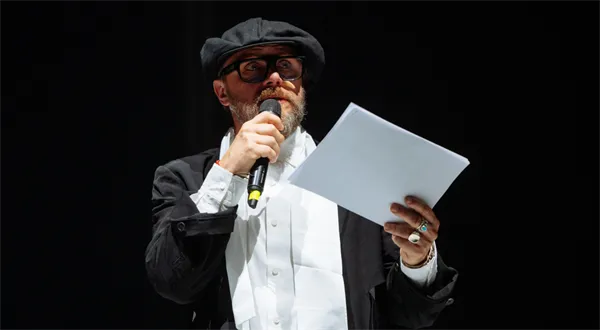 Vše na scéně je skutečné – včetně bolesti, pochybností i euforie