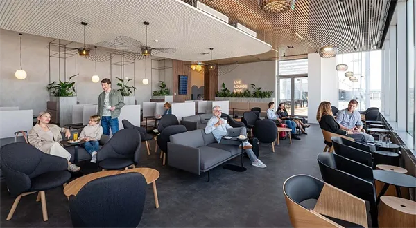 Neomezené vstupy do salonků na letištích skončí. Mastercard mění benefit