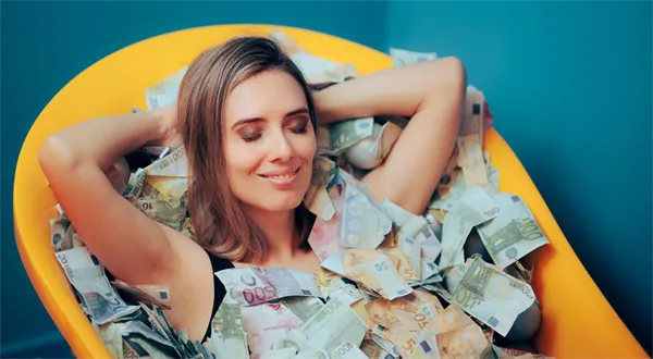 Devět tipů, jak mít letos víc peněz. Ten poslední by měl dodržet úplně každý