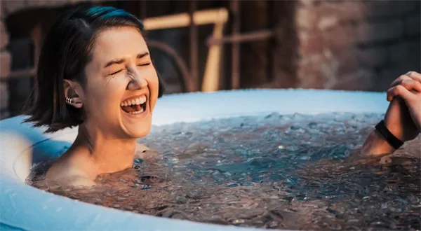 Hračky a trampolíny už netáhnou. Skokany jsou na e-shopech tyto kategorie