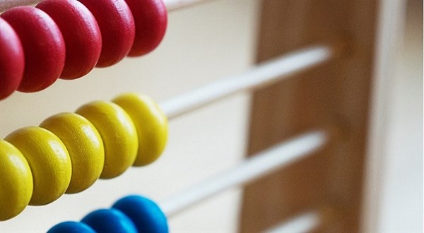 Ošetřovné stoupne i zpětně, schválili poslanci