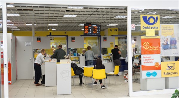 Pošta zruší 300 poboček v městech nad 2500 lidí. Začít se může v létě