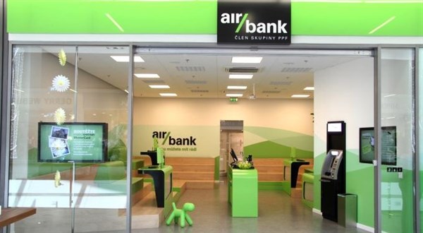 Air Bank couvla. Kartou na internetu zaplatíte i bez aplikace