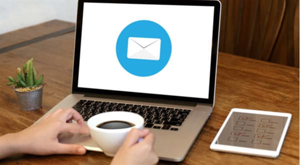 Daně konečně vyřídíte online. Schillerové vlajková loď proplula