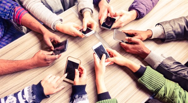 Srovnání cen za volání a mobilní data nabízí i státní ČTÚ