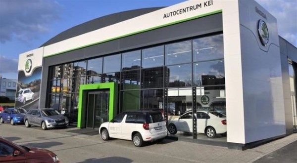Přezutí do pěti minut, nebo zdarma, chystá Direct auto