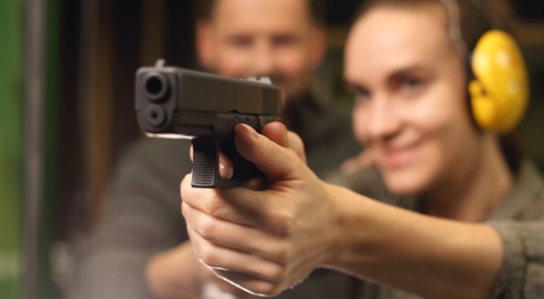 Jak si pořídit zbrojní průkaz a kolik to stojí. Krok za krokem