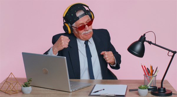 Nová odměna pro pracující důchodce. Skončí procenta, přijde sleva