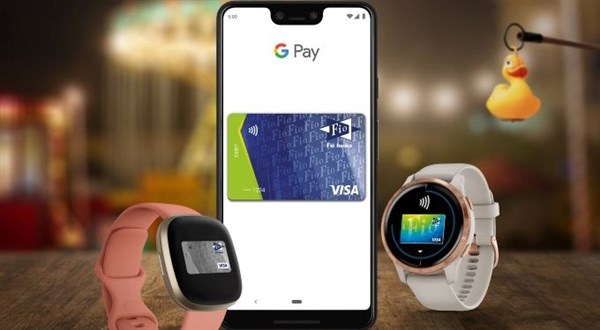 Fio banka přidá do mobilu a hodinek i karty Visa
