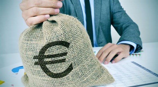 Banky vylepšují spoření v eurech. Která dá nejvyšší úrok?