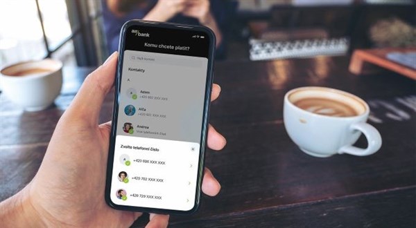 Zájem o platby na číslo mobilu překvapil. Přidalo se půl milionu lidí