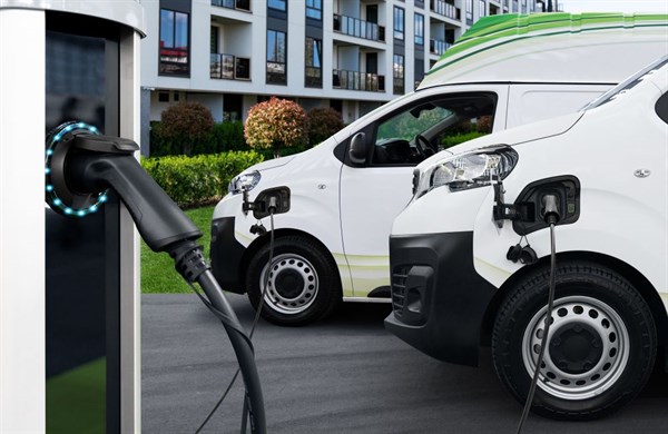 Dotace na elektromobily jsou tu, firmy a živnostníci si rozdělí dvě miliardy