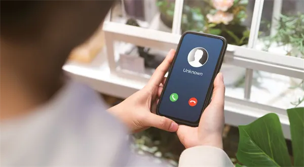 Konec skrytých čísel z finančáku. Úřad vylepšuje telefonní spojení s lidmi