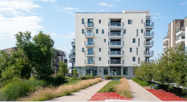 Krize bydlení v Česku: Kdo si může dovolit vlastní střechu nad hlavou?