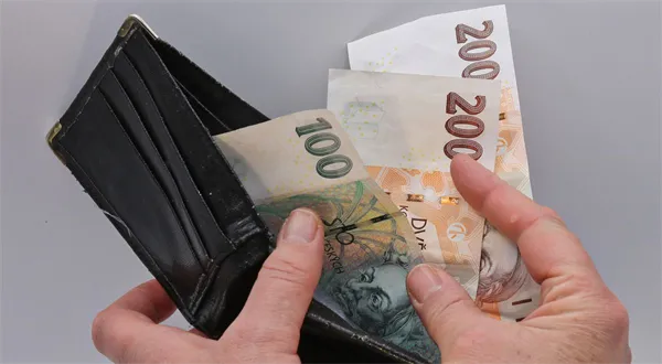 Žadatelé o dávky si můžou vydělat pětistovku. Prověří systémy MPSV