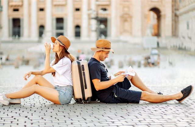 Nová omezení pro turisty. Kde si letos připlatíte a co rozhodně nedělat