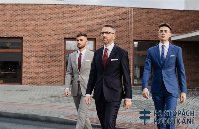 Ručně šité od „kaskadéra z Rožnova“. Košile Janek si oblíbili manažeři i politici z celého světa