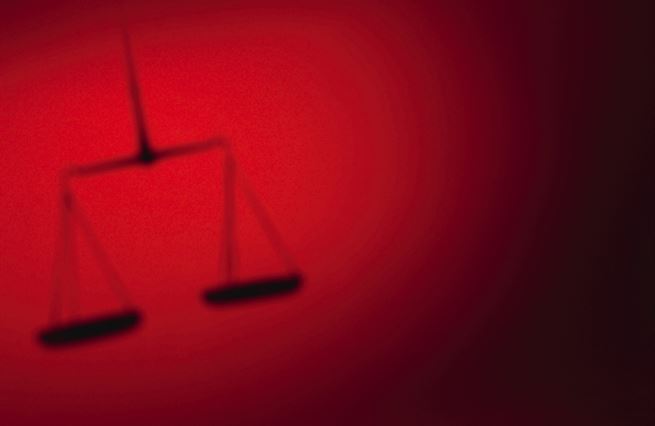 Základní slova 22: Rozprava o právu a ideálu