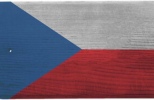 Miloš Zeman, opoziční solitér s košem uzenin a modrou knížkou 