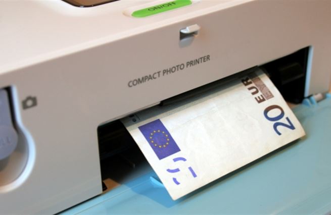 Březen: Tiskárny eur jedou naplno