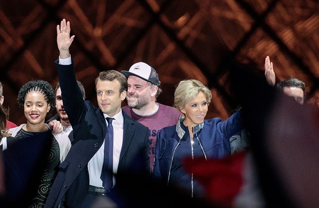 Macron (a Lurdy) dávají naději 