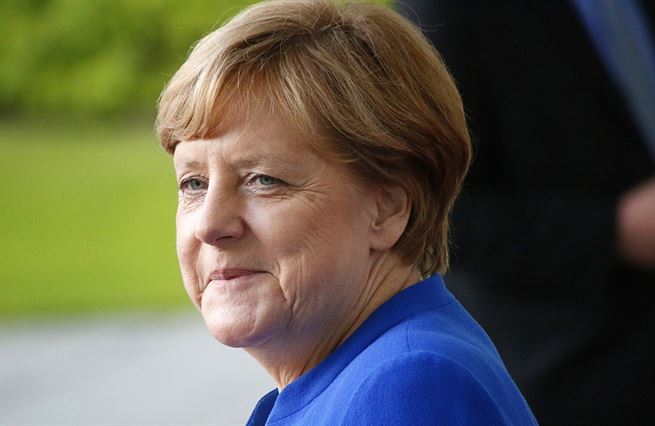 Mutti Merkelová potřetí recyklovaná