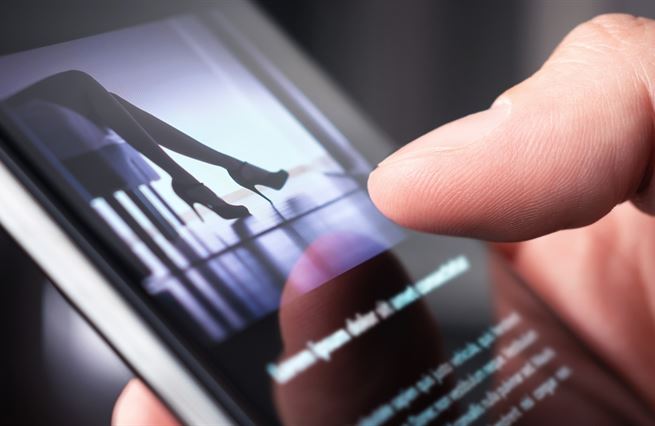Pornoprůmysl pod palbou. Proč Visa a MasterCard odstřihly PornHub