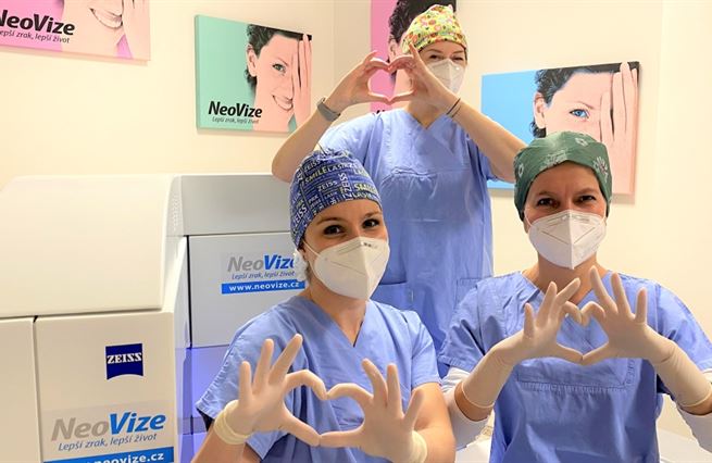 Spočítáno: laserová operace je levnější než brýle a kontaktní čočky