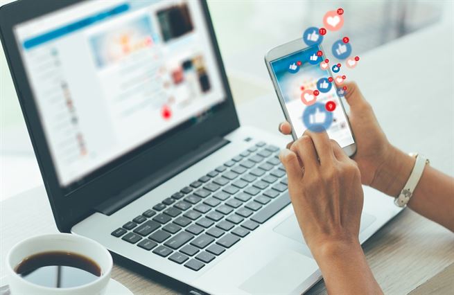 Nutnost, alibismus i marná snaha. Digitální daň očima expertů