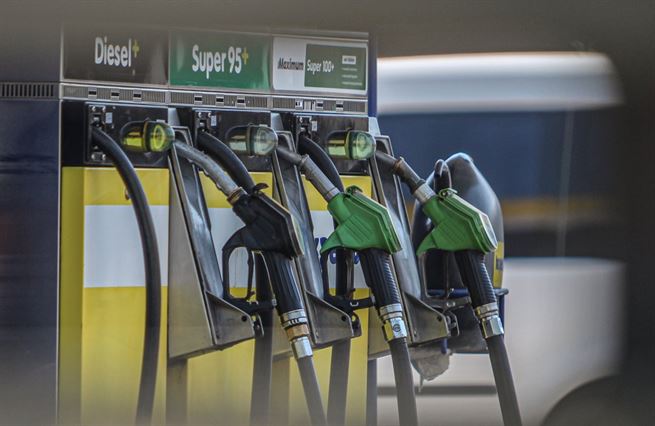 Katastrofa maďarské regulace cen paliv. Orbán ukazuje cestu do pekel