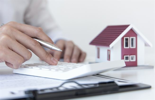 Příspěvek na bydlení očima expertů. Měla by se započítat i splátka hypotéky?