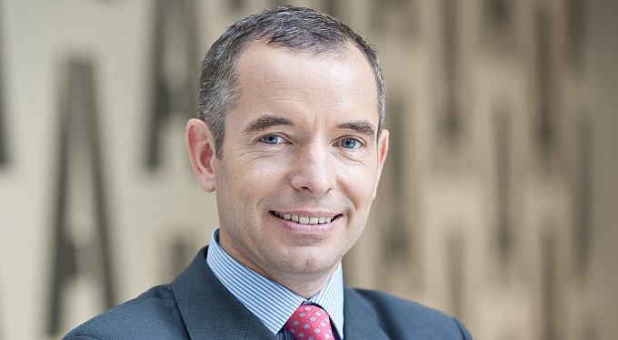 Šéf Hypoteční banky: Nabízejí vám supersazbu? Pozor, banky nejsou charita!