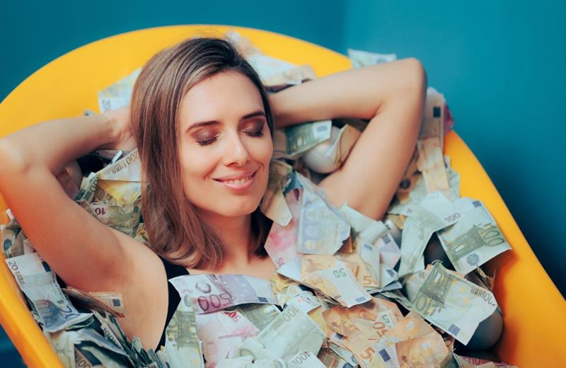 Devět tipů, jak mít letos víc peněz. Ten poslední by měl dodržet úplně každý